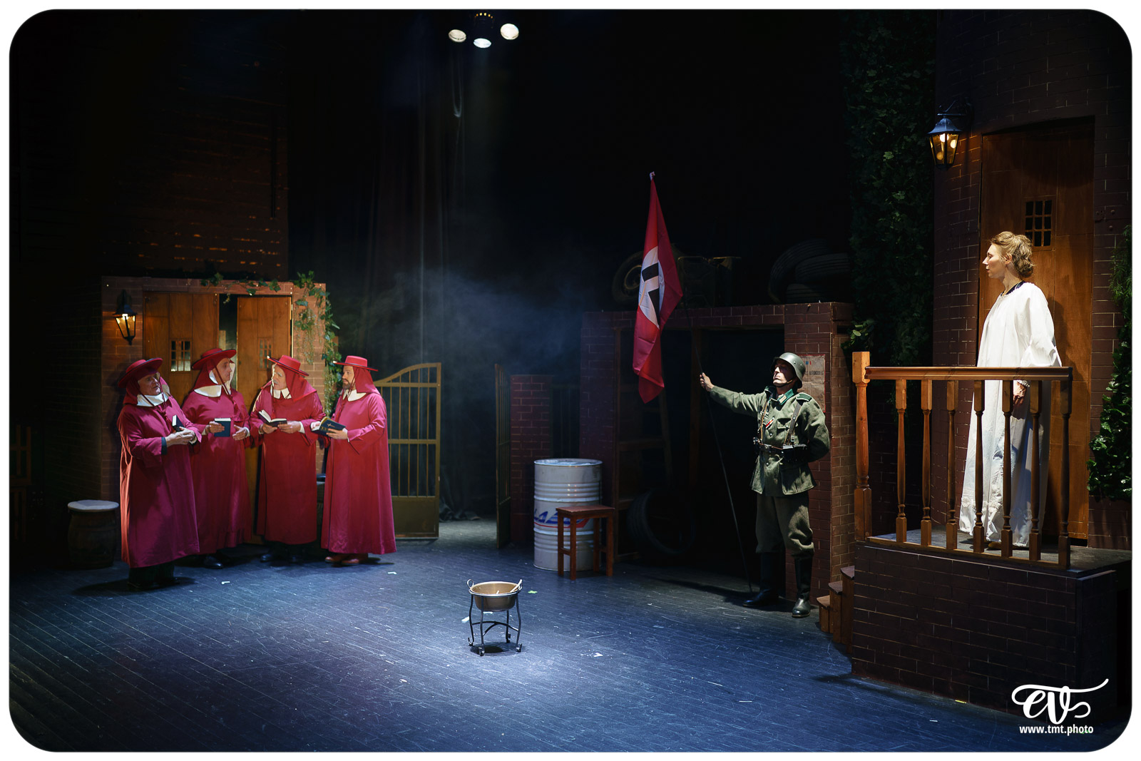 LES VISIONS DE SIMONE MACHARD (CIE LA CLAQUE)